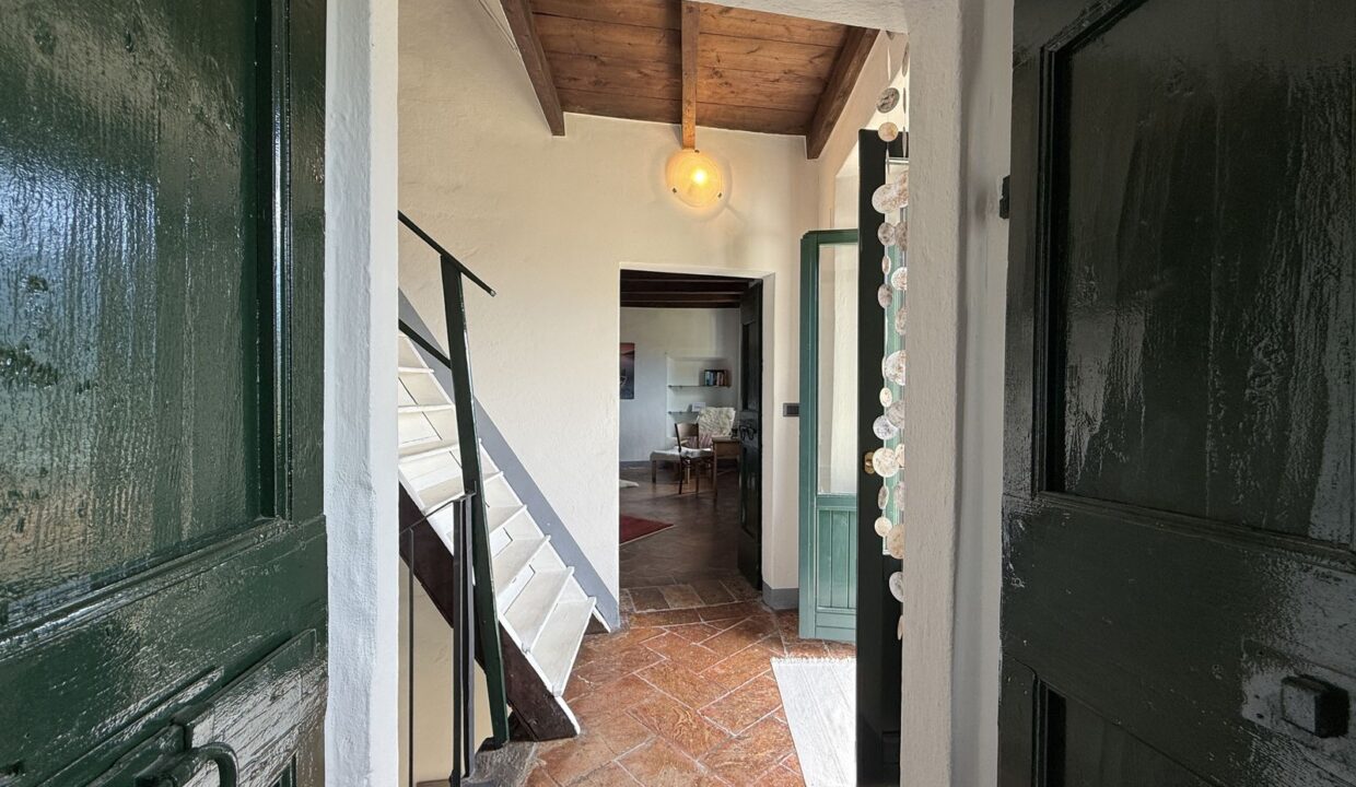Restauriertes Natursteinhaus mit Seeblick in Vercana