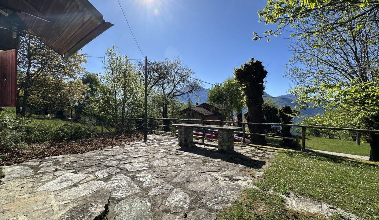 Comer See Gravedona ed Uniti Haus mit Grundstück