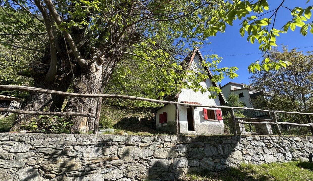 Comer See Gravedona ed Uniti Haus mit Grundstück