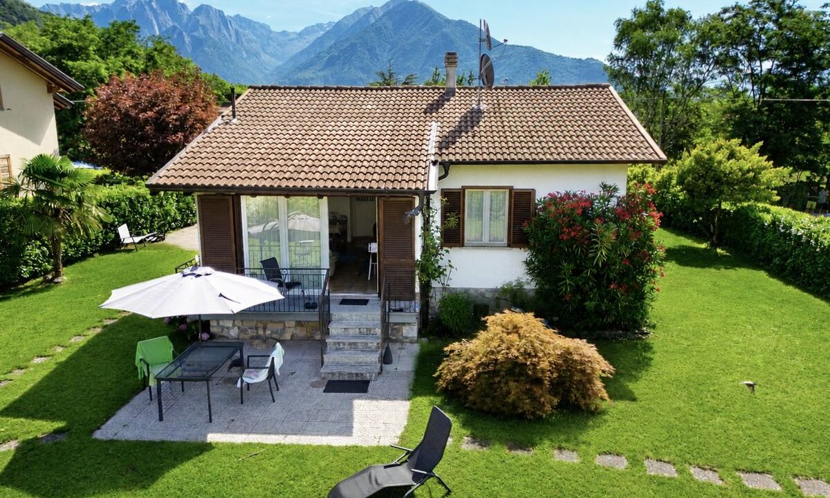 Comer See Sorico Villa mit Garten