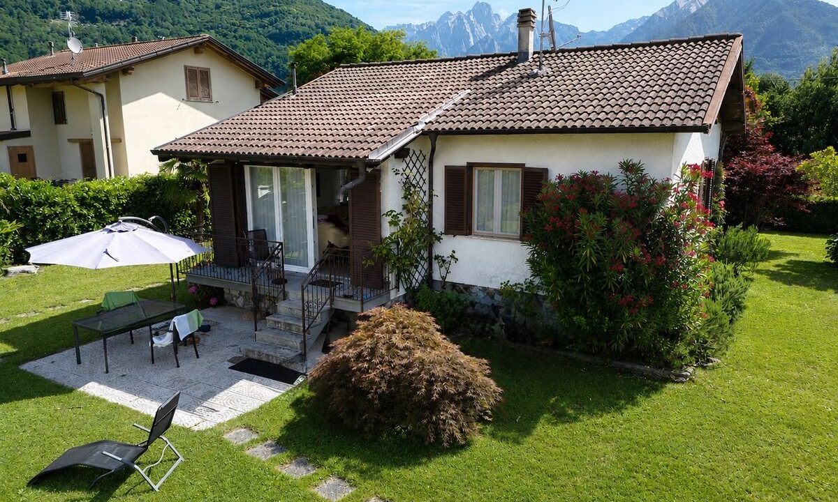Comer See Sorico Villa mit Garten