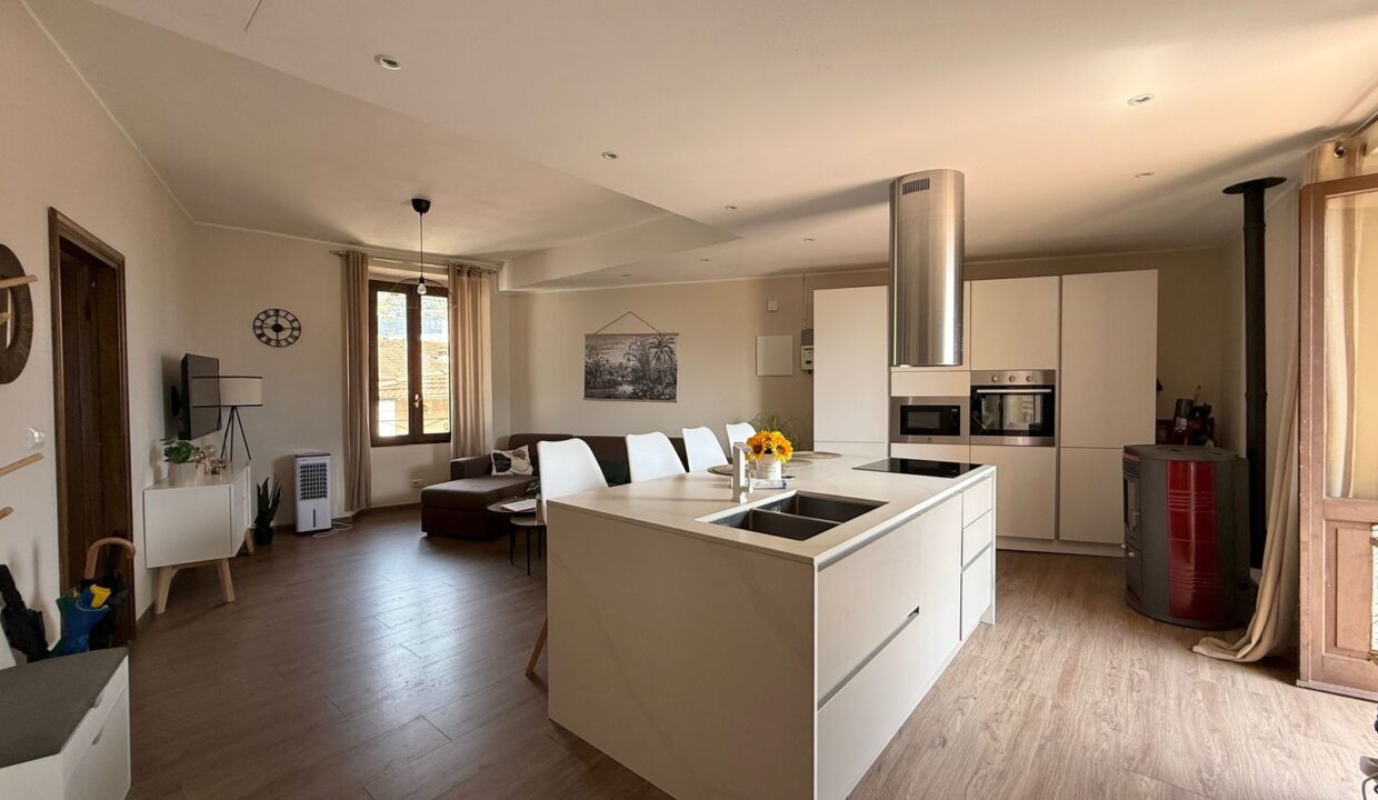 Comer See Gravedona ed Uniti Wohnung mit Balkon