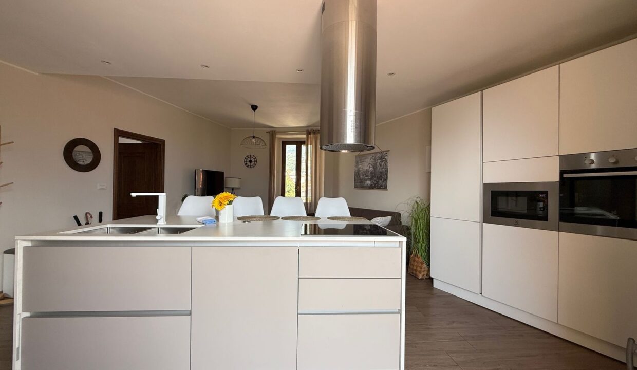 Comer See Gravedona ed Uniti Wohnung mit Balkon