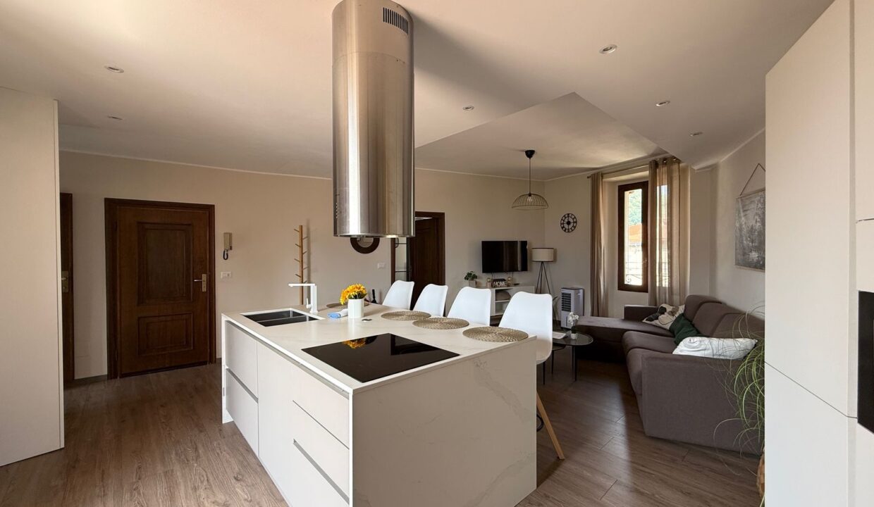 Comer See Gravedona ed Uniti Wohnung mit Balkon
