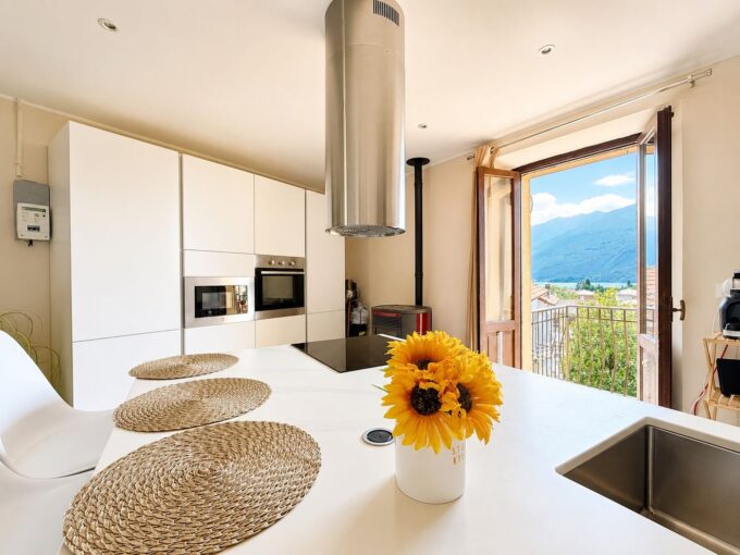 Comer See Gravedona ed Uniti Wohnung mit Balkon