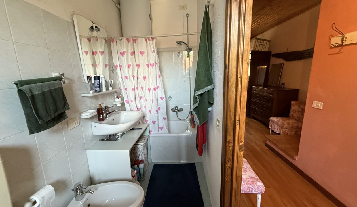 Carcente Porzione di Casa Arredata14