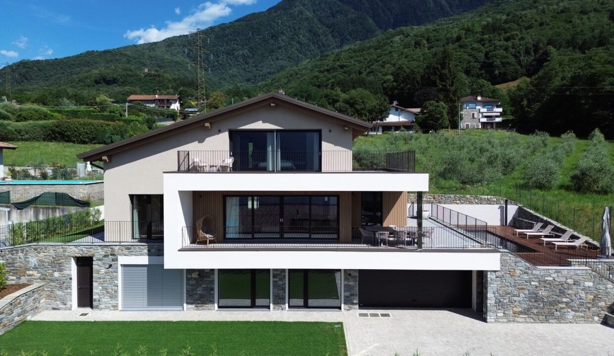Comer See Colico Villa mit Schwimmbad und Garten