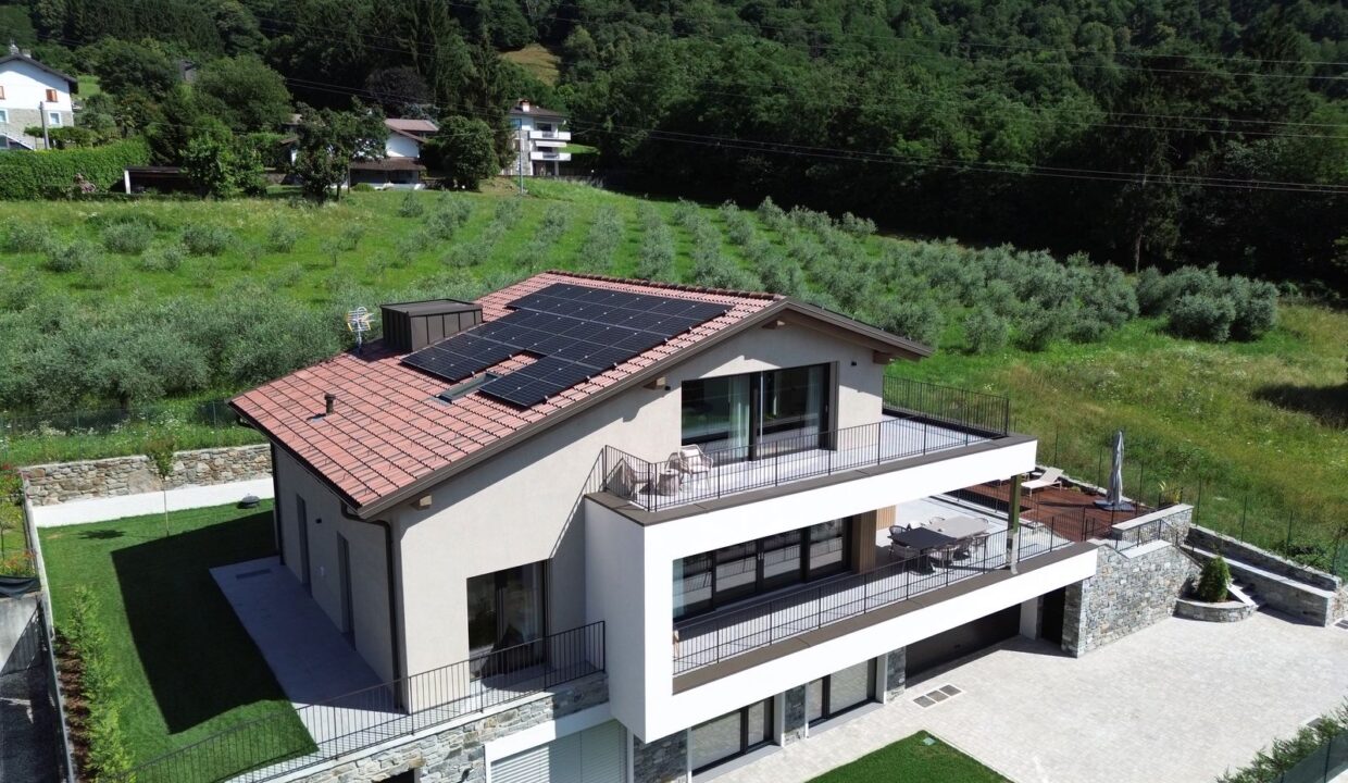 Comer See Colico Villa mit Schwimmbad und Garten