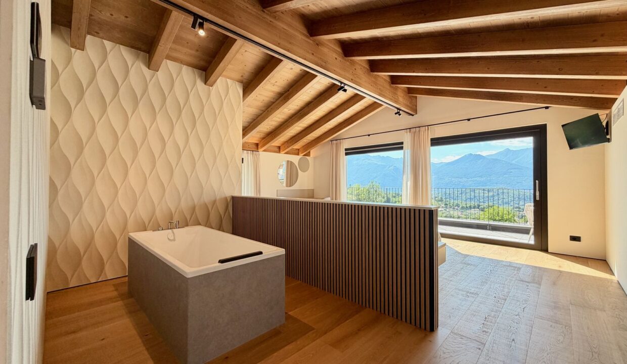 Comer See Colico Villa mit Schwimmbad und Garten