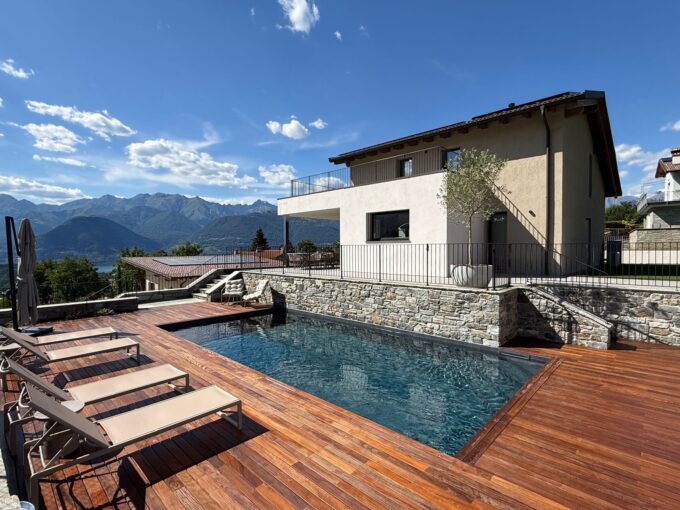 Comer See Colico Villa mit Schwimmbad und Garten