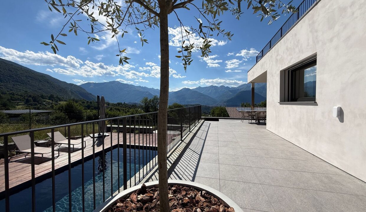 Comer See Colico Villa mit Schwimmbad und Garten