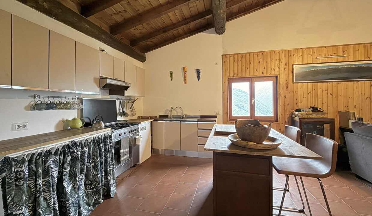 Comer See Gravedona ed Uniti Haus mit Grundstück