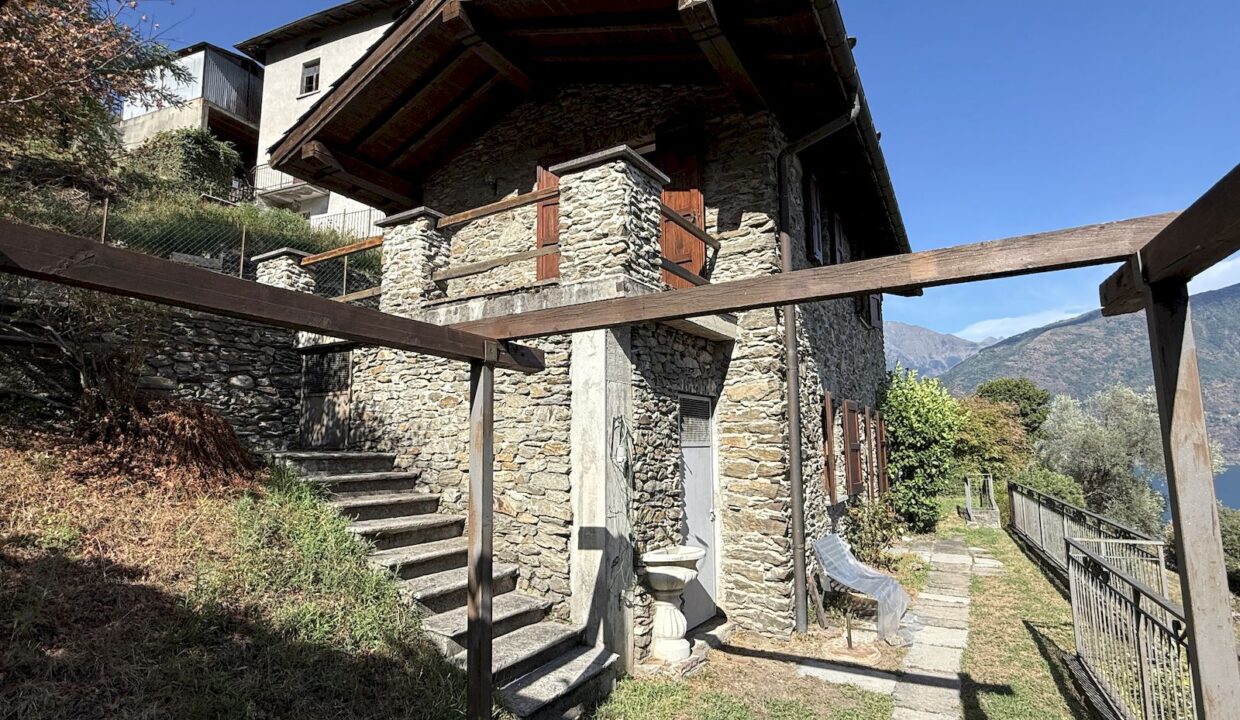 Comer See San Siro Natursteinhaus mit Garten und Seeblick