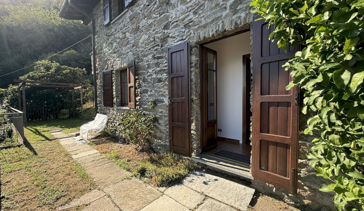 Comer See San Siro Natursteinhaus mit Garten und Seeblick
