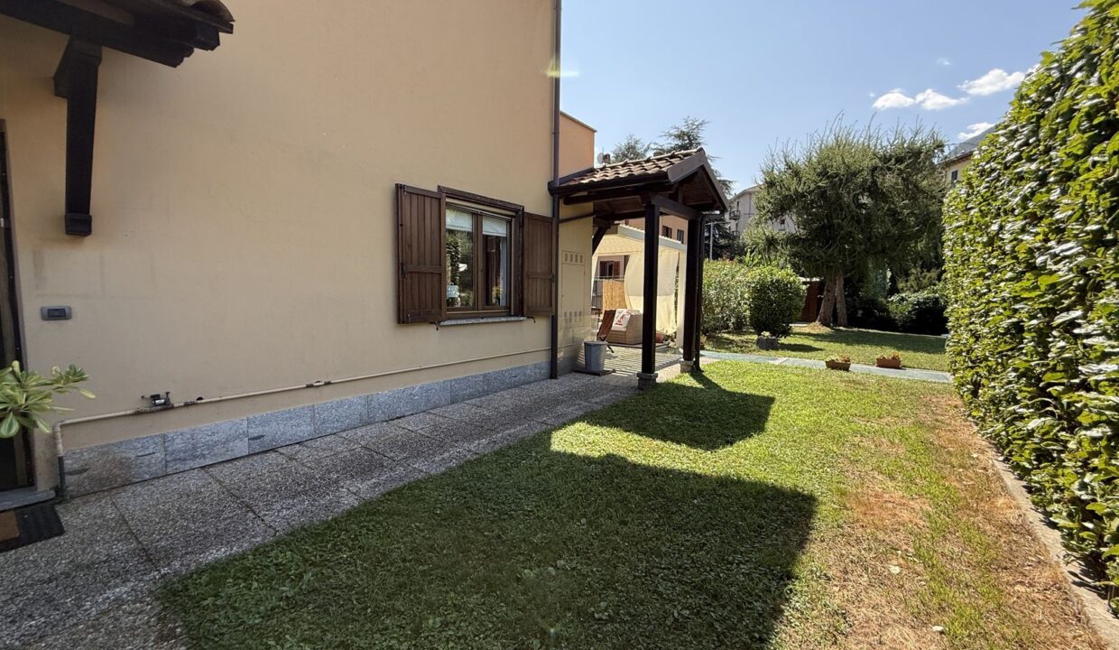 Comer See Gravedona ed Uniti Haus mit Garten und Garage