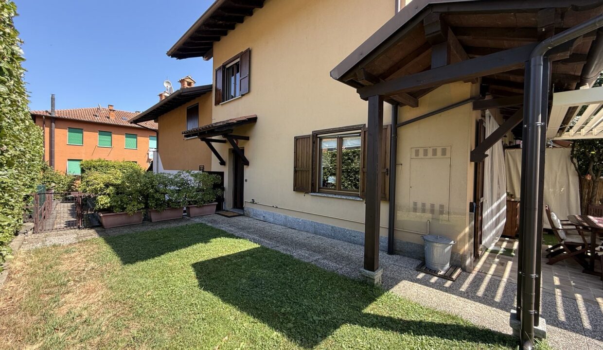 Comer See Gravedona ed Uniti Haus mit Garten und Garage