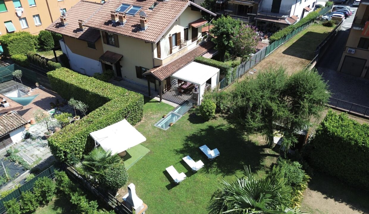 Comer See Gravedona ed Uniti Haus mit Garten und Garage