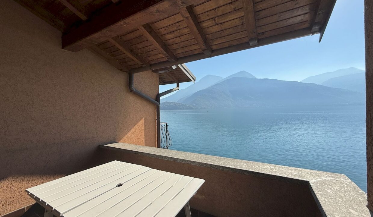 Comer See Wohnung Direkt am See mit Terrasse - Musso