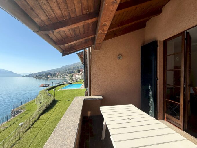 Comer See Wohnung Direkt am See mit Terrasse - Musso