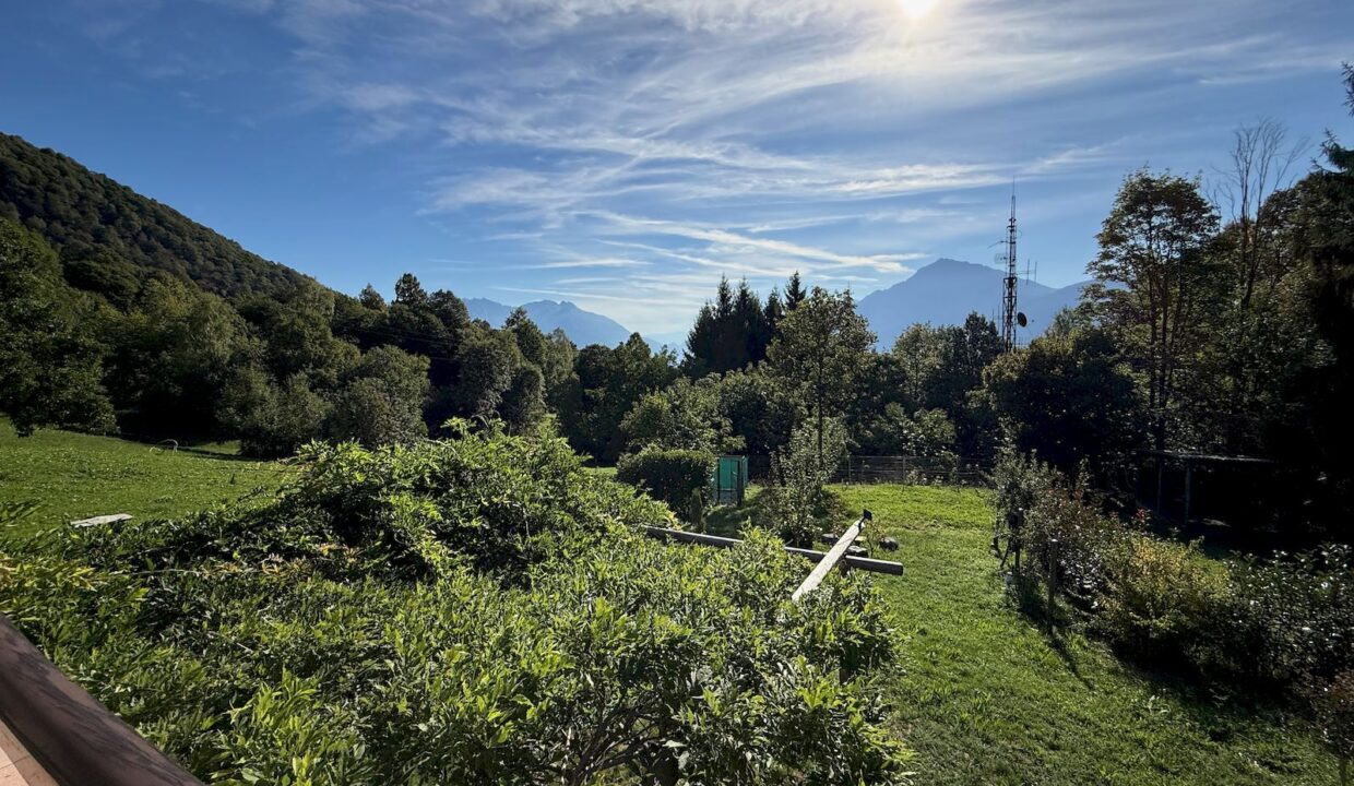 Comer See Haus mit Garten und Parkplatz