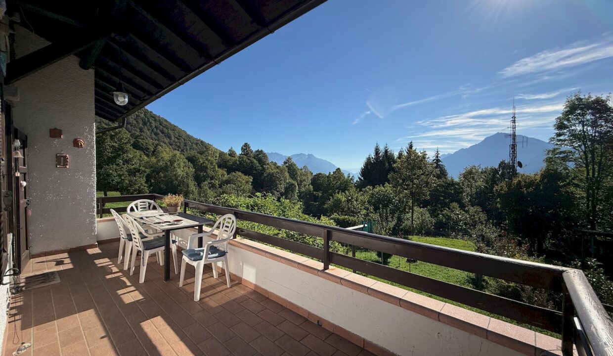 Comer See Haus mit Garten und Parkplatz