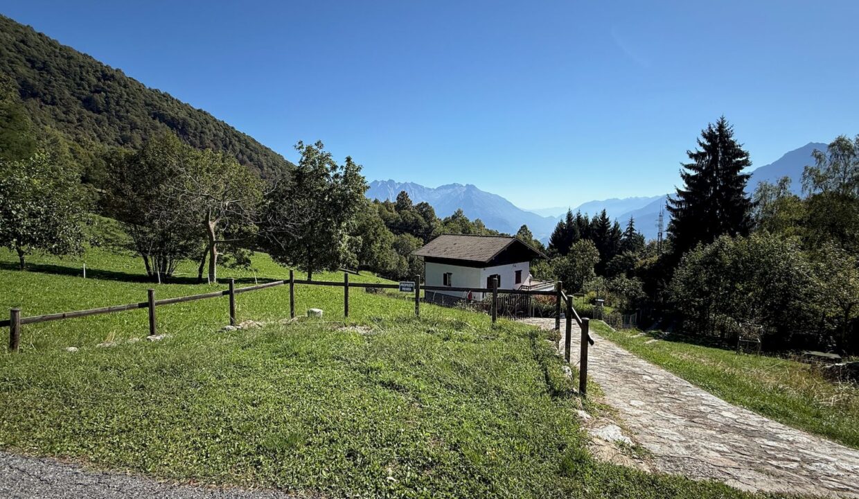 Comer See Haus mit Garten und Parkplatz