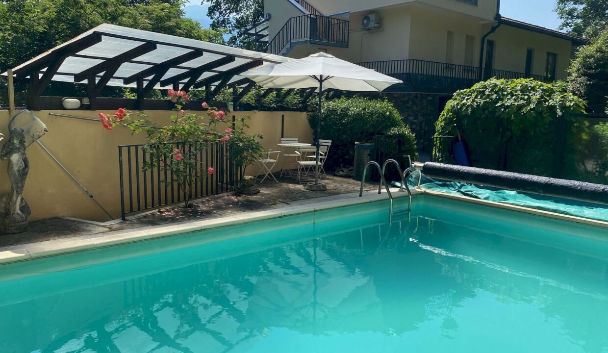 Comer See Villa mit Schwimmbad und Garten Pianello Lario
