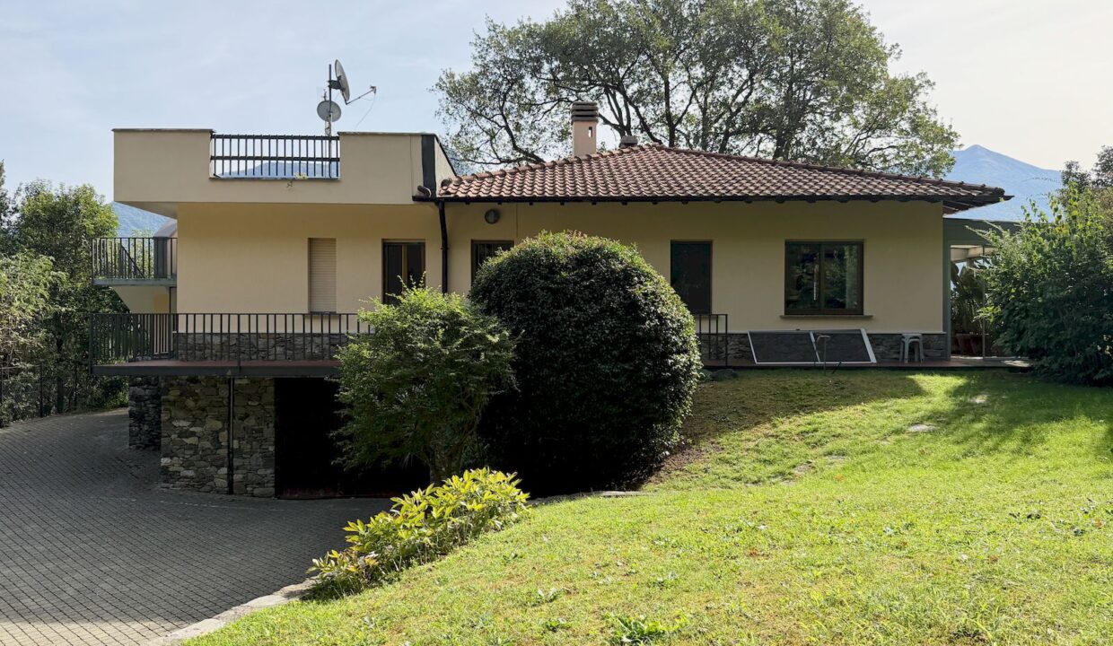 Comer See Villa mit Schwimmbad und Garten Pianello Lario