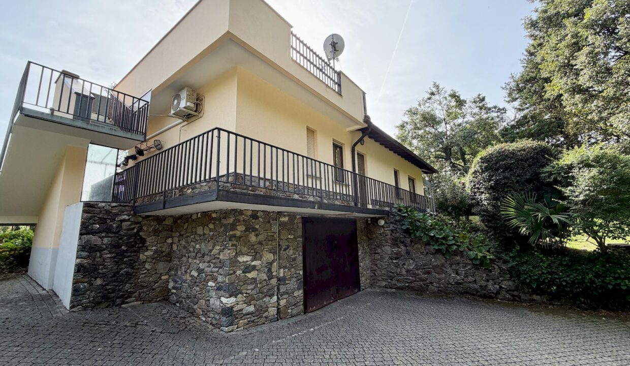 Comer See Villa mit Schwimmbad und Garten Pianello Lario