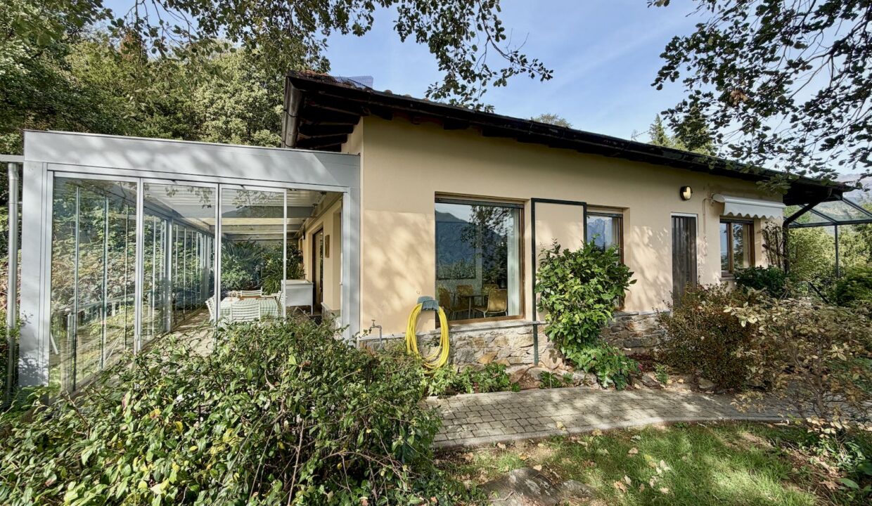 Comer See Villa mit Schwimmbad und Garten Pianello Lario