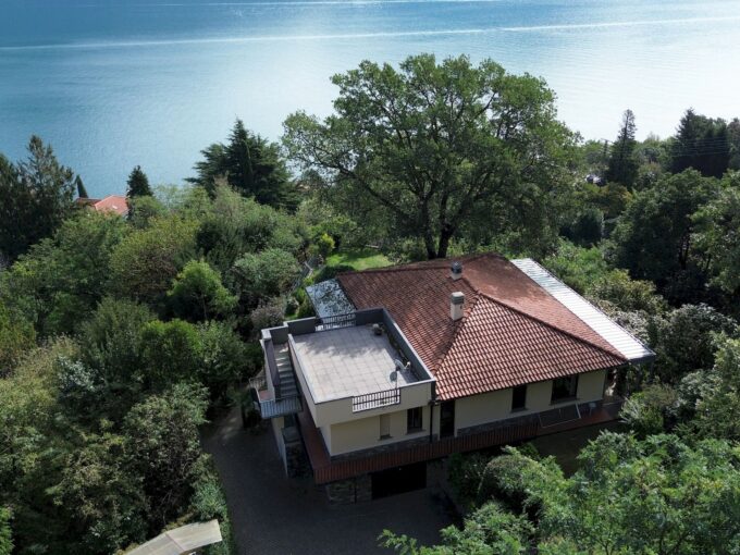 Comer See Villa mit Schwimmbad und Garten Pianello Lario