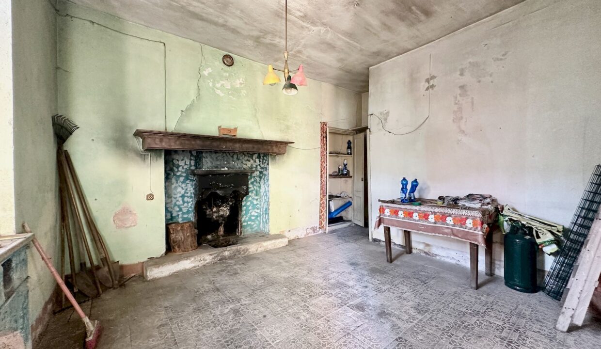 Comer See Dongo Haus in Hügellage mit Grundstück