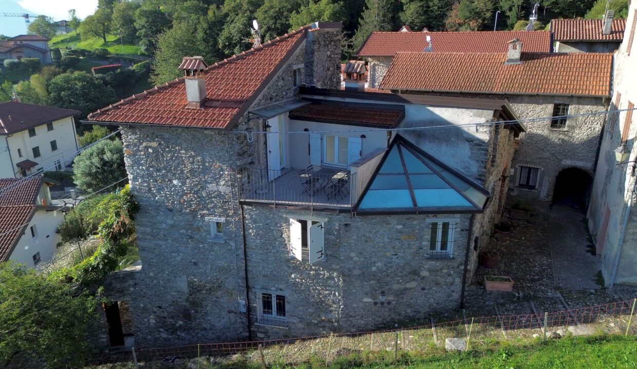 Cremia Restauriertes Landhaus mit Garten und Seeblick