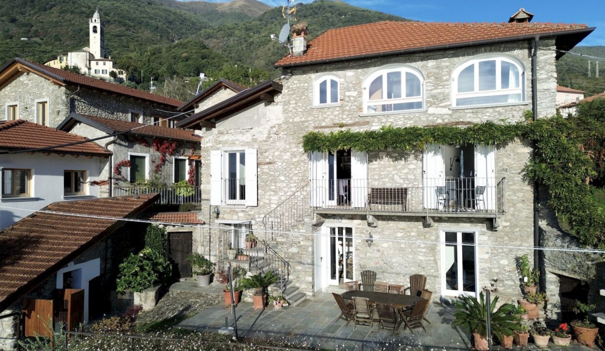 Cremia Restauriertes Landhaus mit Garten und Seeblick