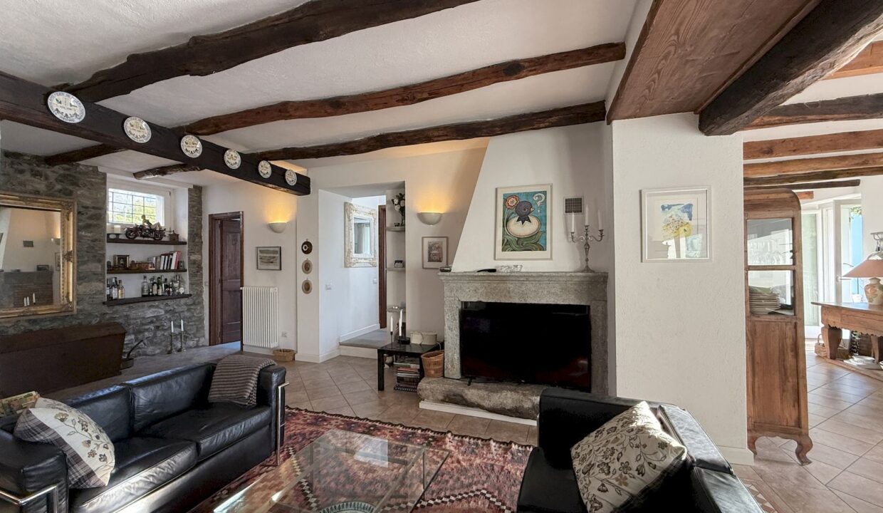 Cremia Restauriertes Landhaus mit Garten und Seeblick