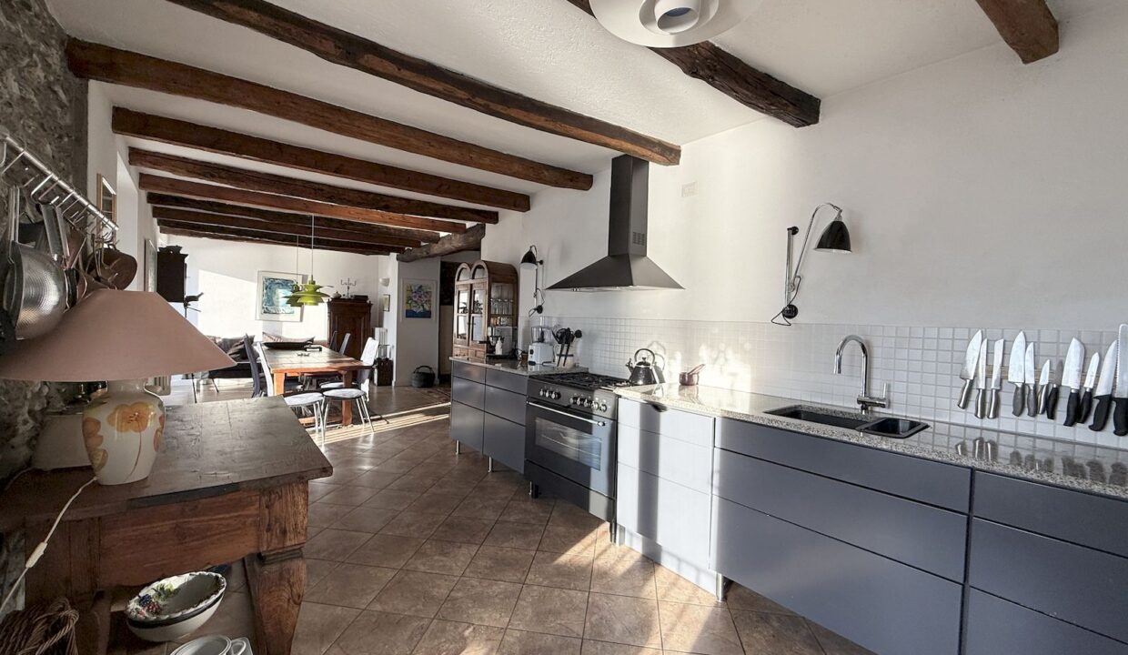 Cremia Restauriertes Landhaus mit Garten und Seeblick
