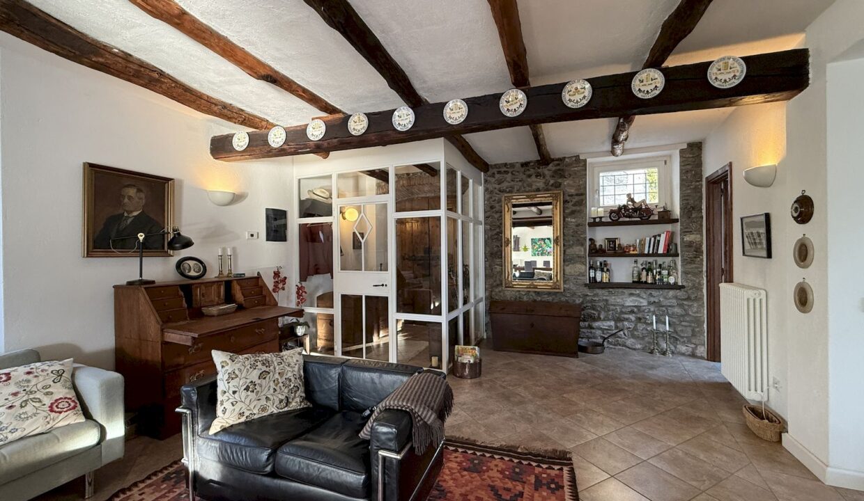 Cremia Restauriertes Landhaus mit Garten und Seeblick