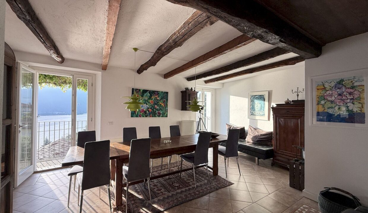 Cremia Restauriertes Landhaus mit Garten und Seeblick