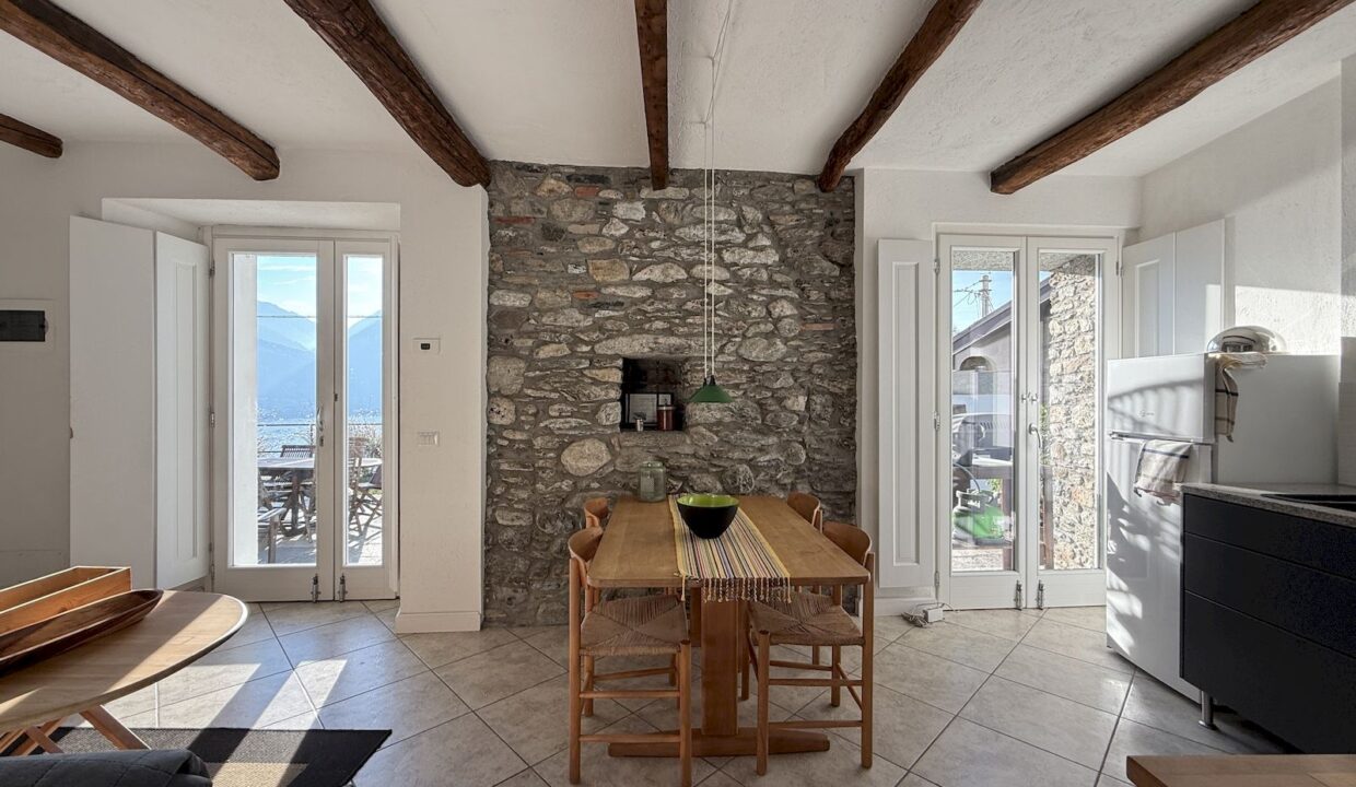 Cremia Restauriertes Landhaus mit Garten und Seeblick