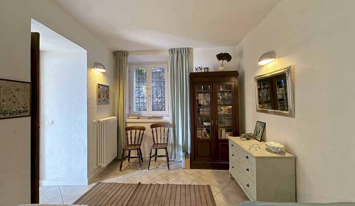 Cremia Restauriertes Landhaus mit Garten und Seeblick