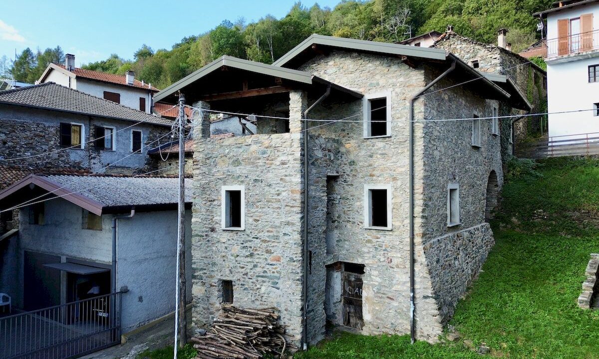 Comer See Gravedona ed Uniti Naturstein-Rustico mit Garten